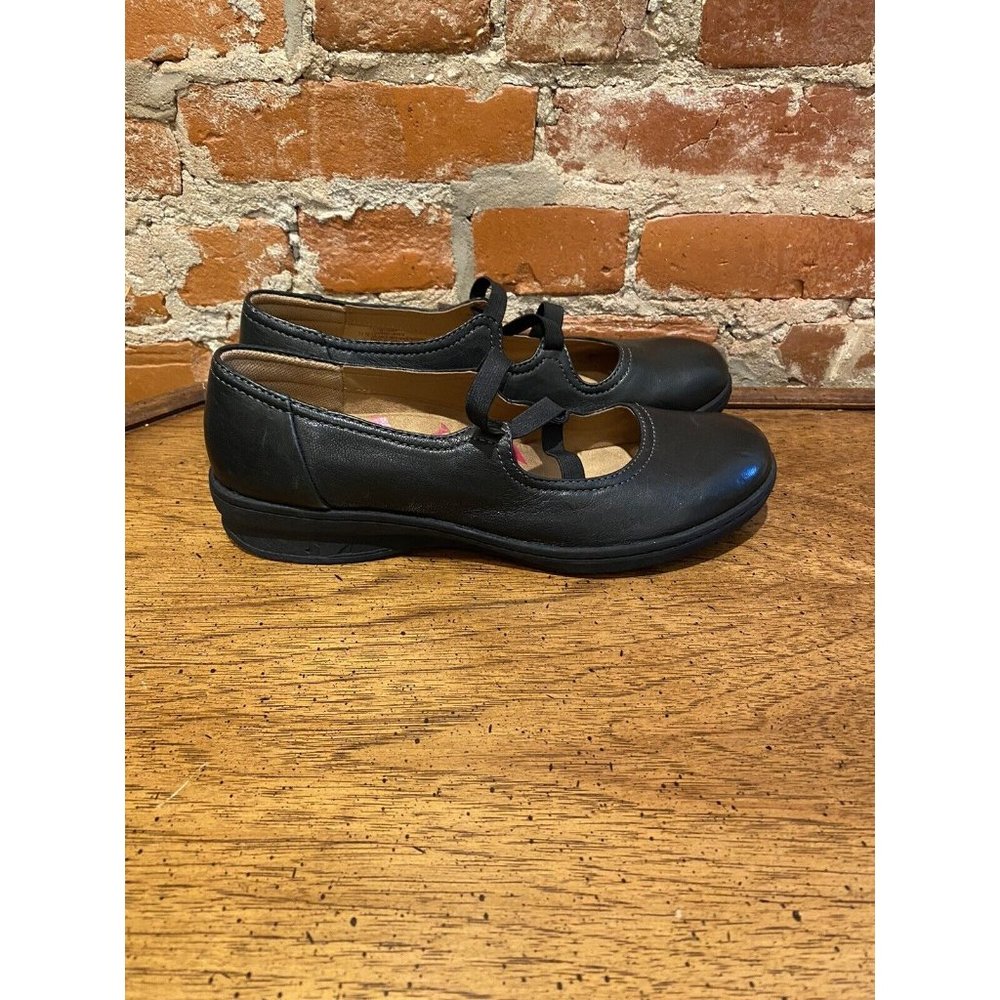 Comfortiva Align Black Leather Mary Jane Flats Women's Size 11N